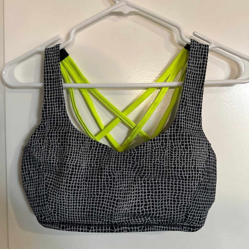 Lululemon Free to Be Serene Bra Size 8